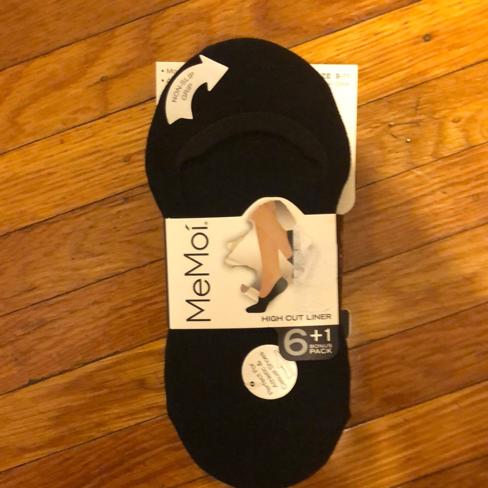 New! MeMoi high cut liner in black and grey. Fits shoe size 4-10.